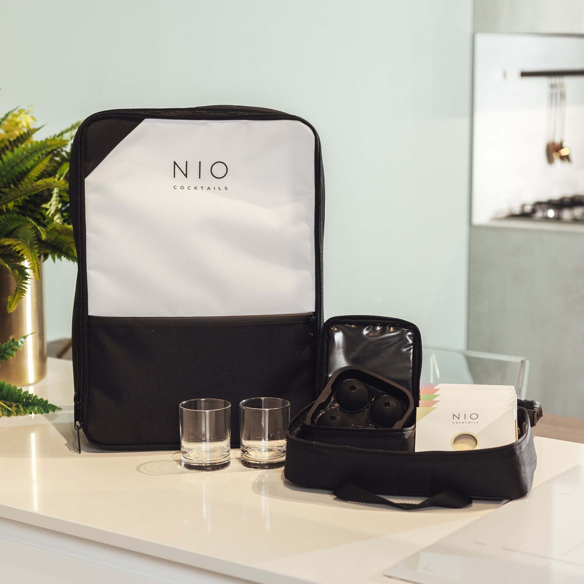 experience backpack Nio Cocktails
